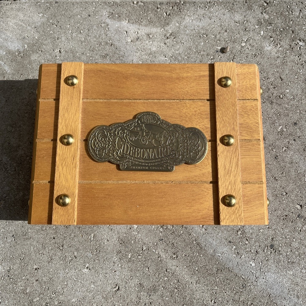 Vintage Cigar Box Debonair